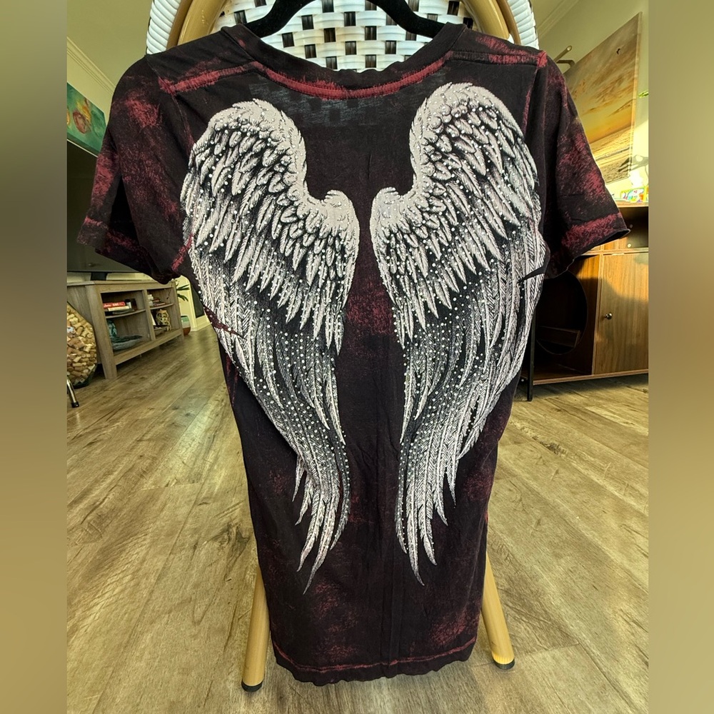 Women’s Vintage Y2K Affliction Red/Black Stonewash Embellished Graphic V-Neck - Picture 3 of 4